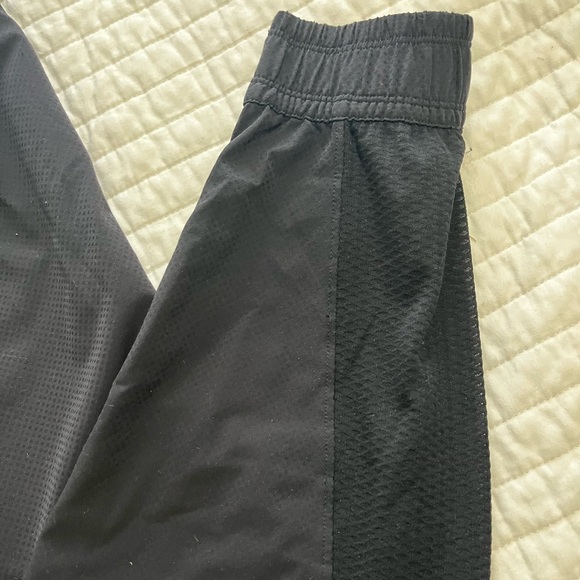 Athleta Quest Jogger- Black - Picture 2 of 5